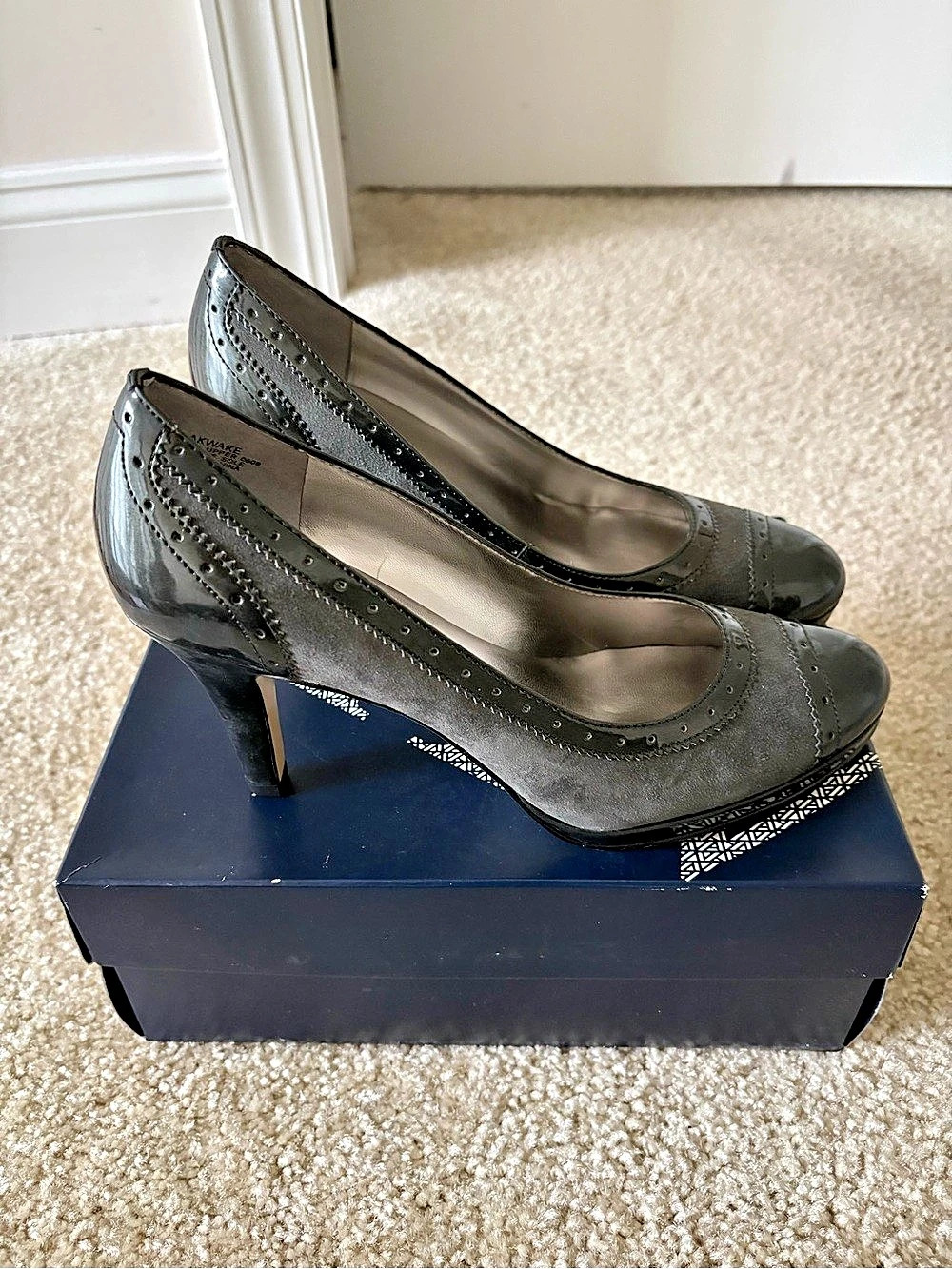 Anne Klein Valentina Grey Heels with suede New